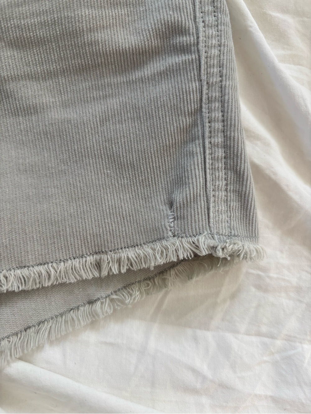 Carve Designs Oahu 4” shorts in quarry grey - Picture 10 of 12